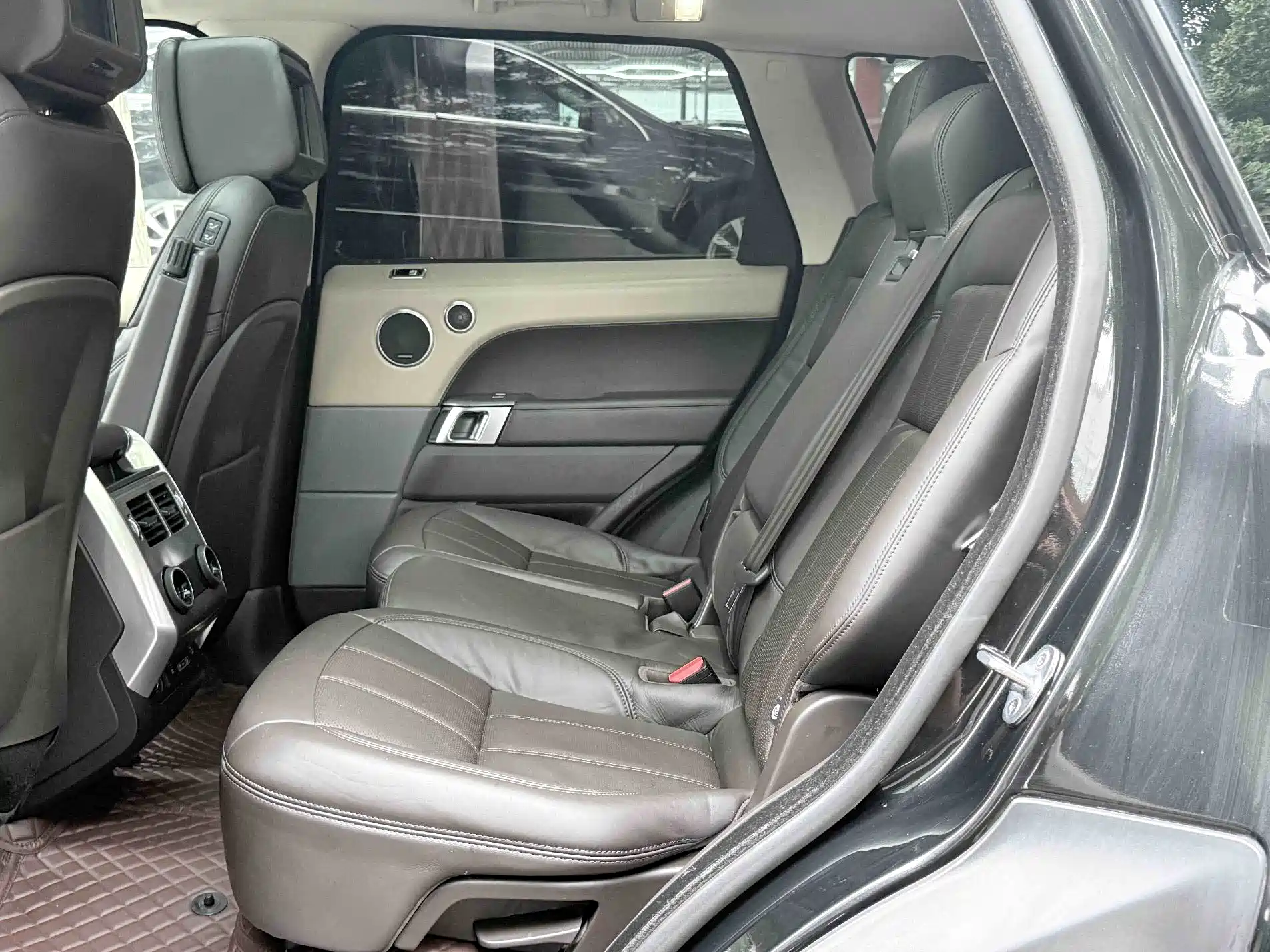 Photo 19 - Land Rover Range Rover Sport