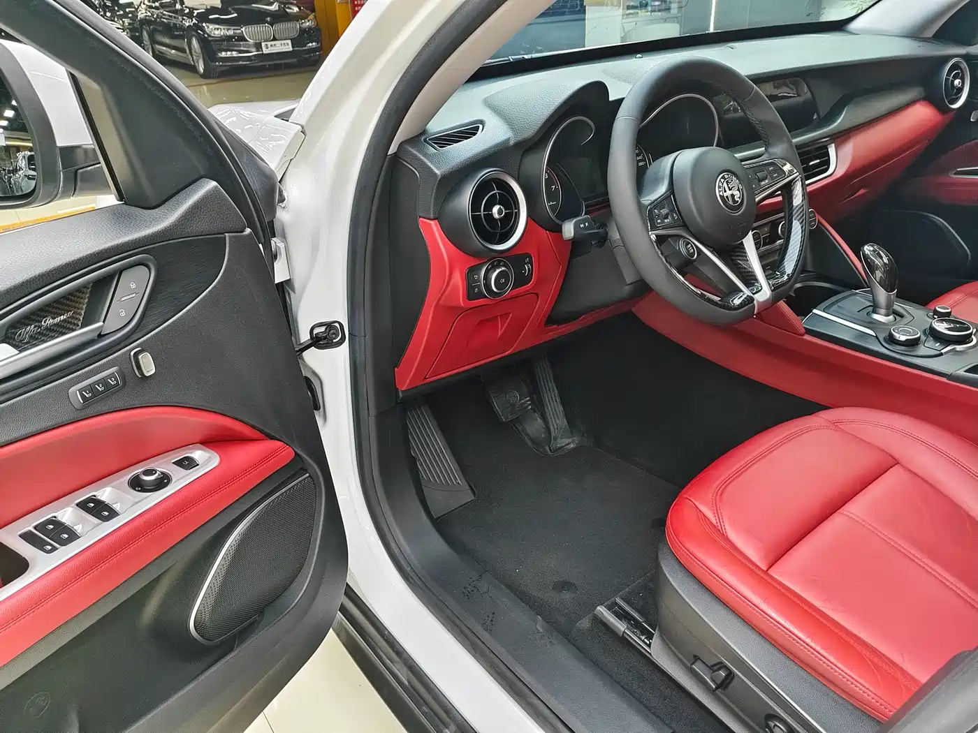 Alfa Romeo Stelvio 2019 2017 2.0T 200HP Elite