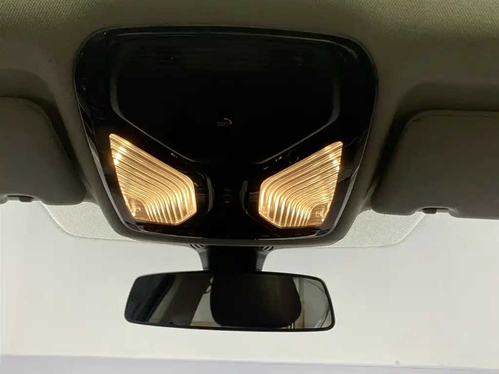 BMW 5 Series 2023 530Li Leading Luxury Package фото 28