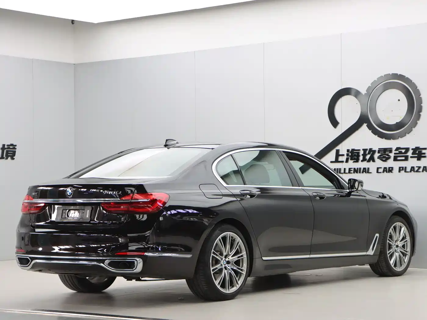 BMW 7 Series 2018 740Li xDrive Premium Type Excellence Package фото 6