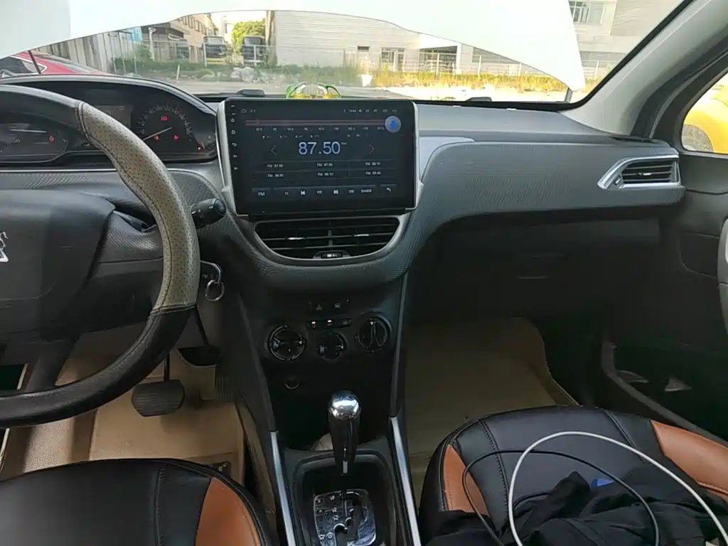 Peugeot 2008 2015 2014 1.6L Automatic Trend Edition