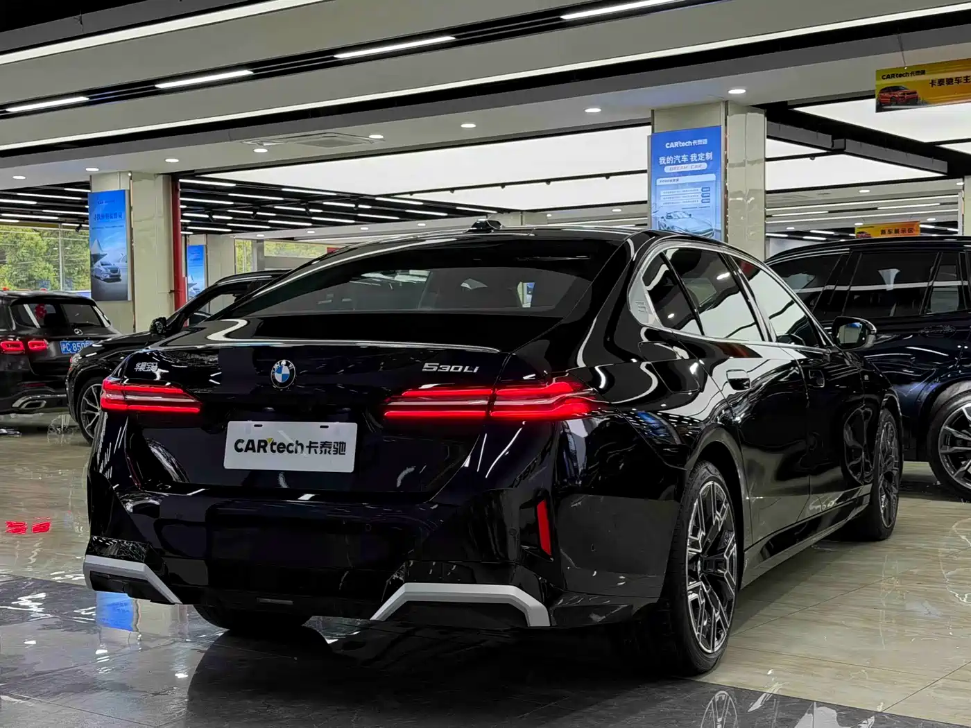 BMW 5 Series 2025 530Li Premium M Sport Package фото 5