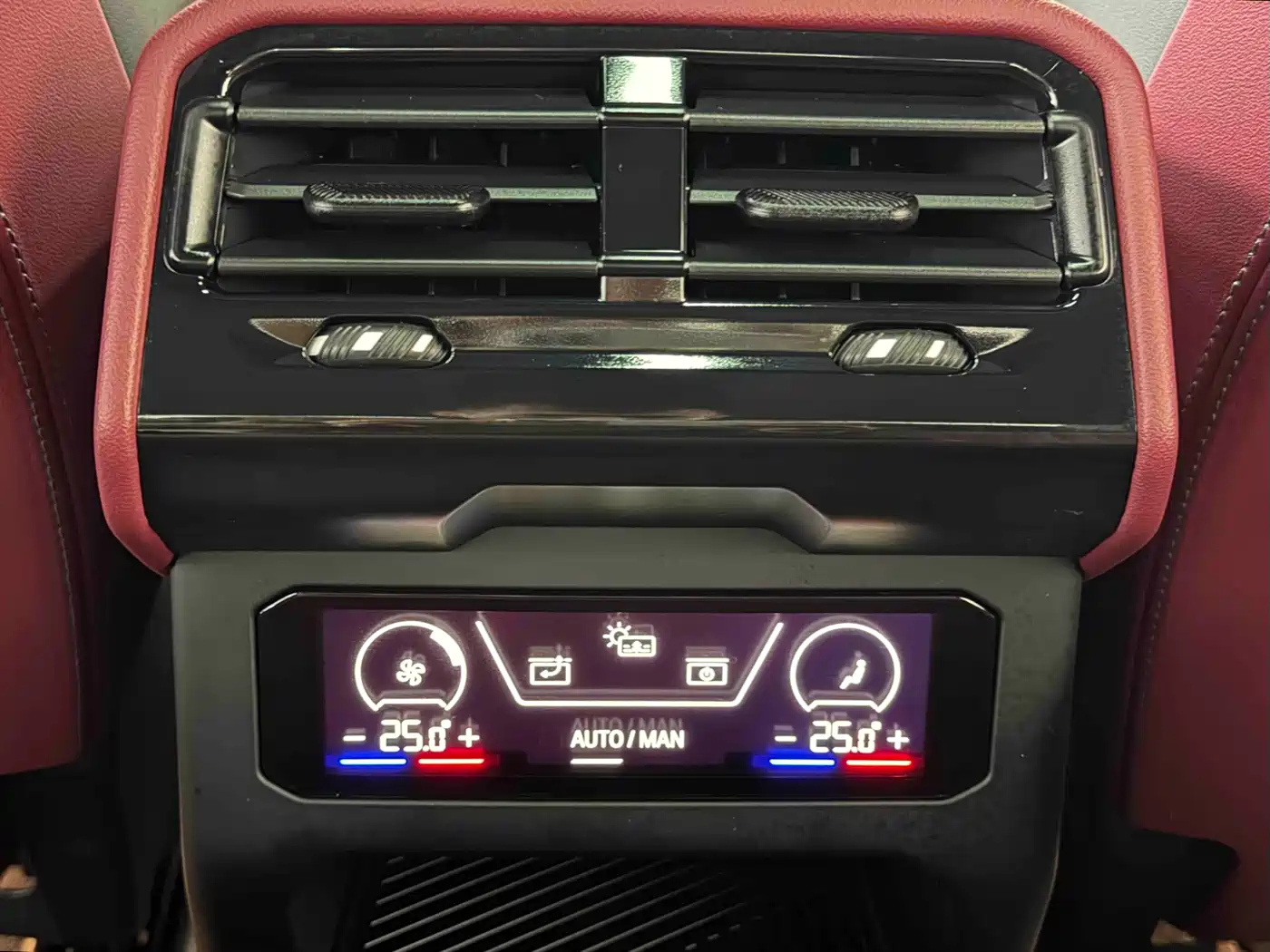 BMW 5 Series 2025 530Li Premium M Sport Package фото 17