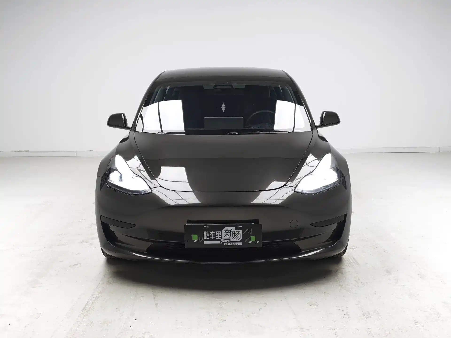 Фото 2 - Tesla Model 3