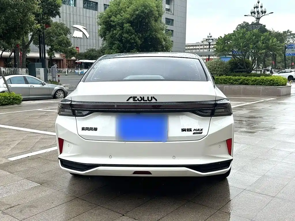 Dongfeng Aeolus Yixuan MAX 2022 2021 1.5T Super Cool Dad Edition