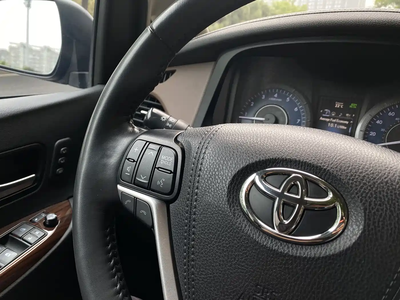 Toyota Sienna 2015 3.5L 4WD L фото 16