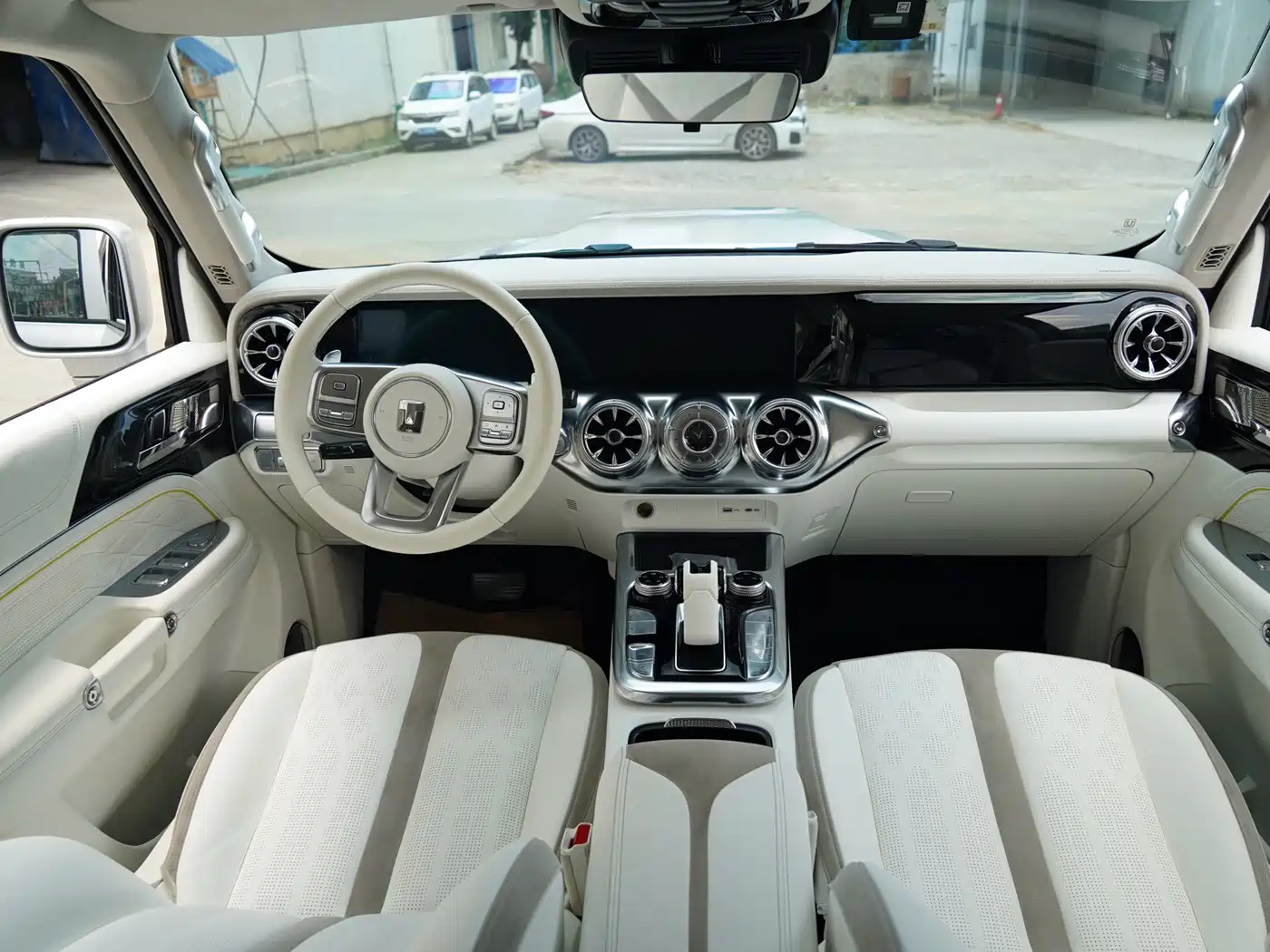 TANK CO CREATION TANK 300