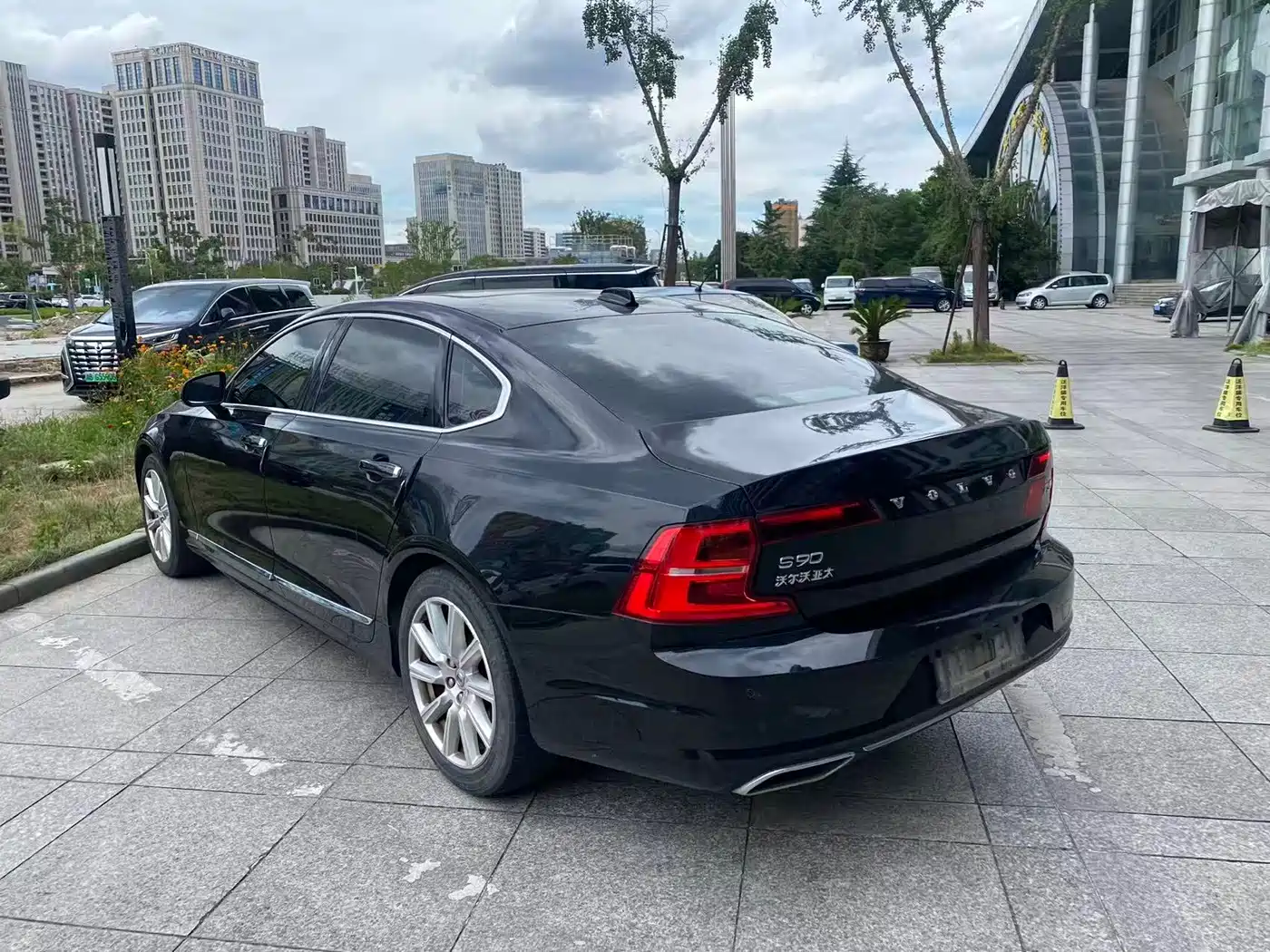 Фото 8 - Volvo S90