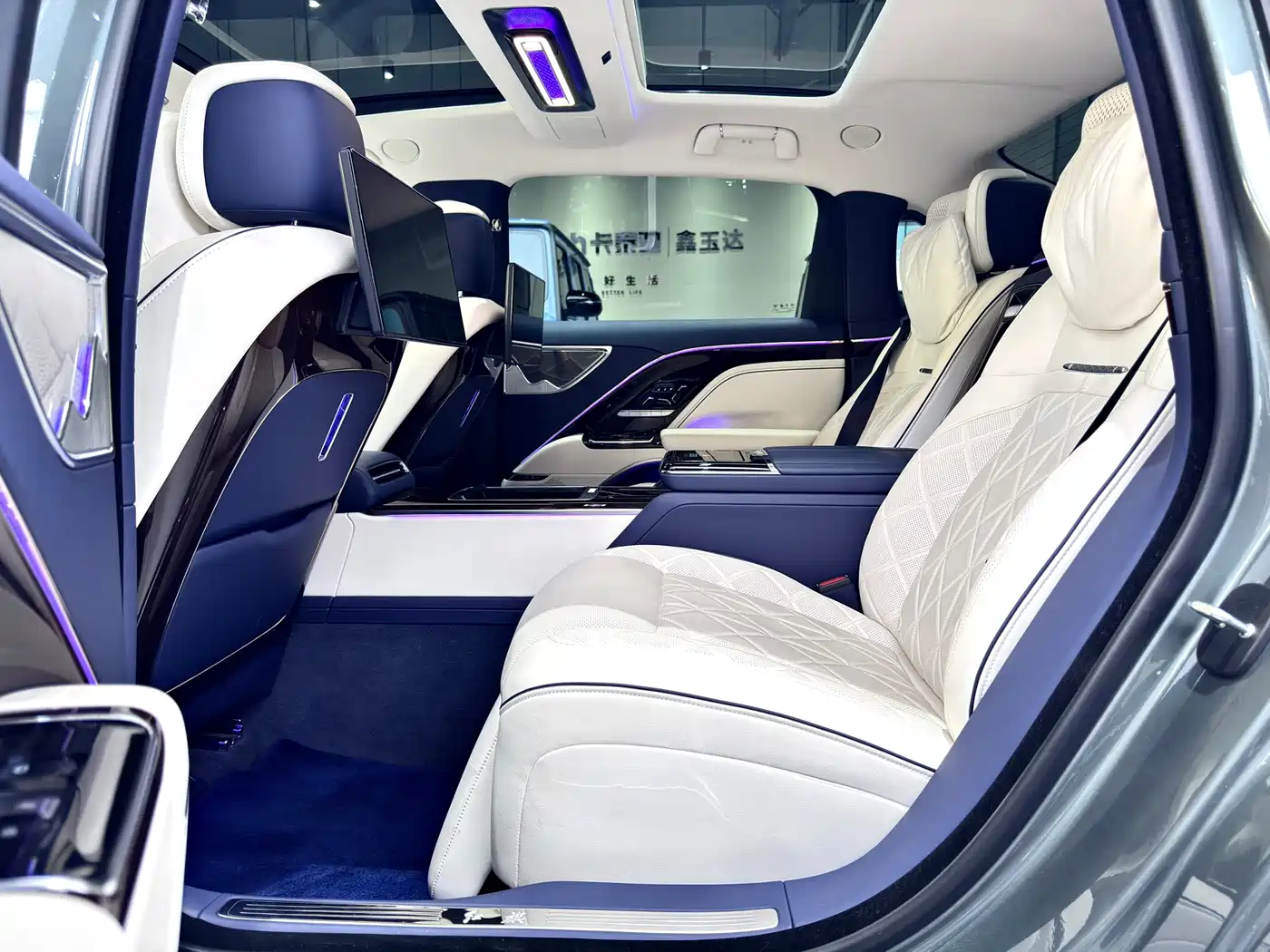 Hongqi Guoya 2024 4.0T V8 Version фото 31
