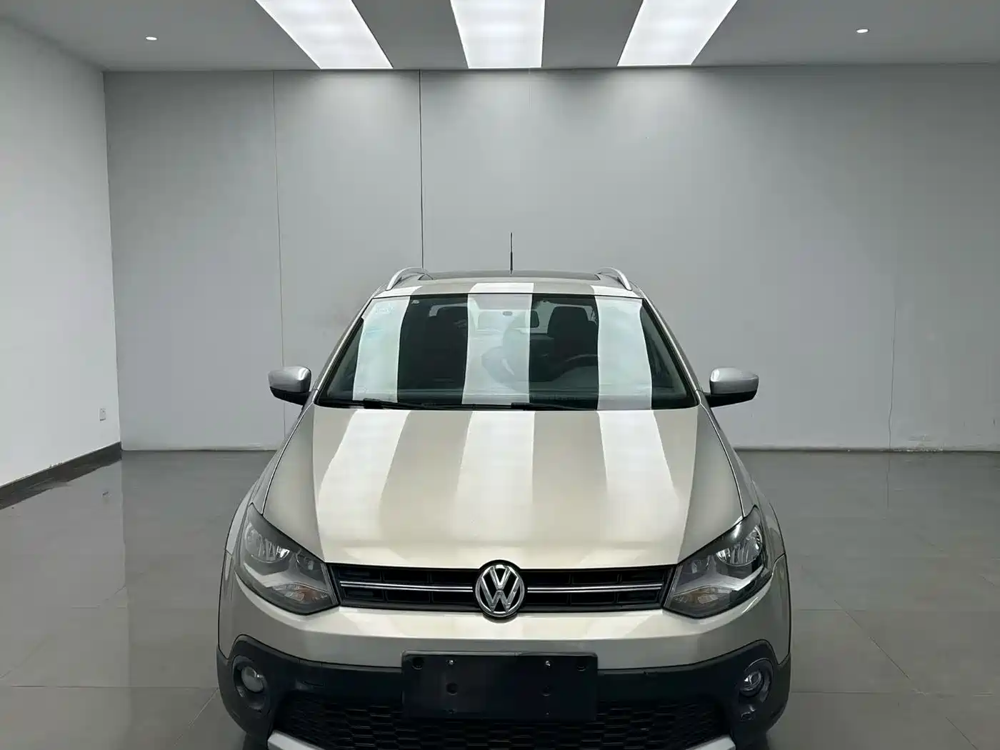Volkswagen Polo 2012 1.6L Cross Polo AT фото 2