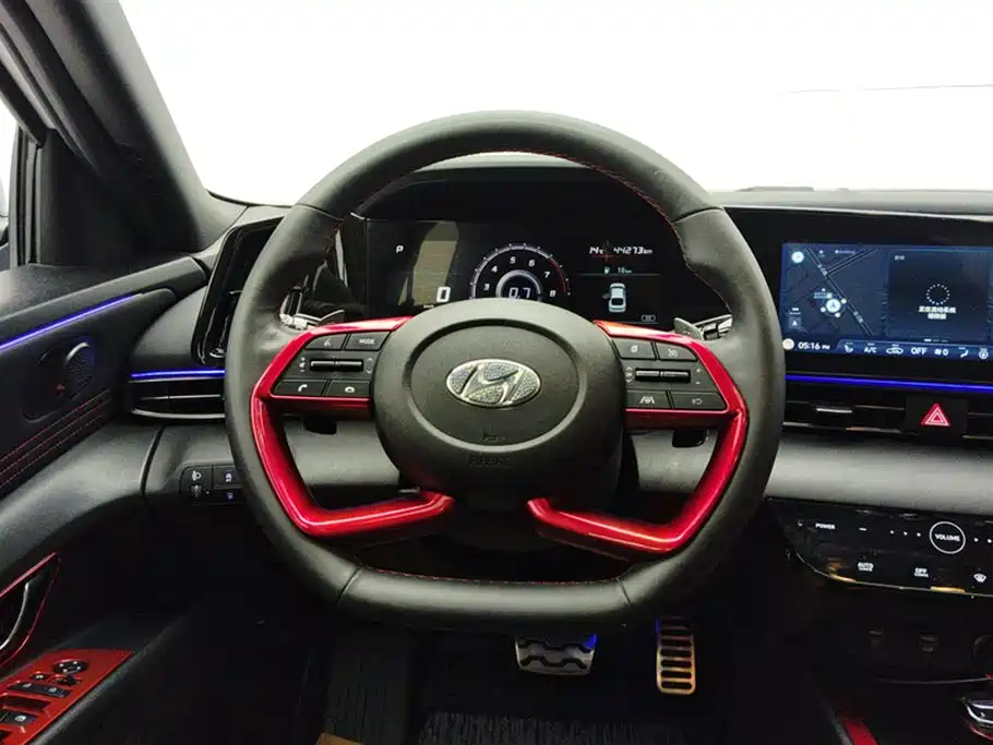Hyundai Elantra 2022 240TGDi DCT LUX Premium Edition фото 15