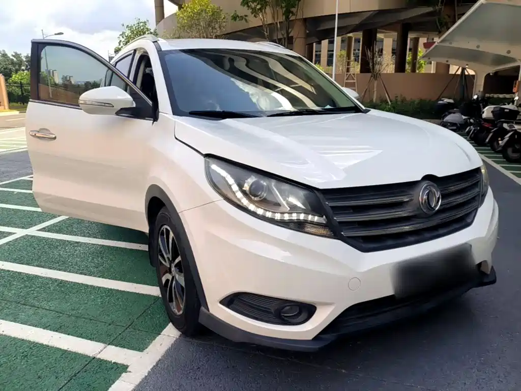 Dongfeng Fengguang Fengguang 580 2016 2016 Model 1.5T Manual Luxury Version