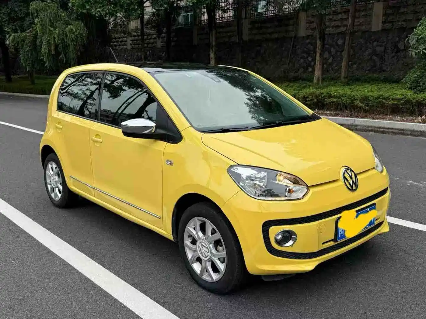 Volkswagen up! 2015 1.0L high up! фото 2