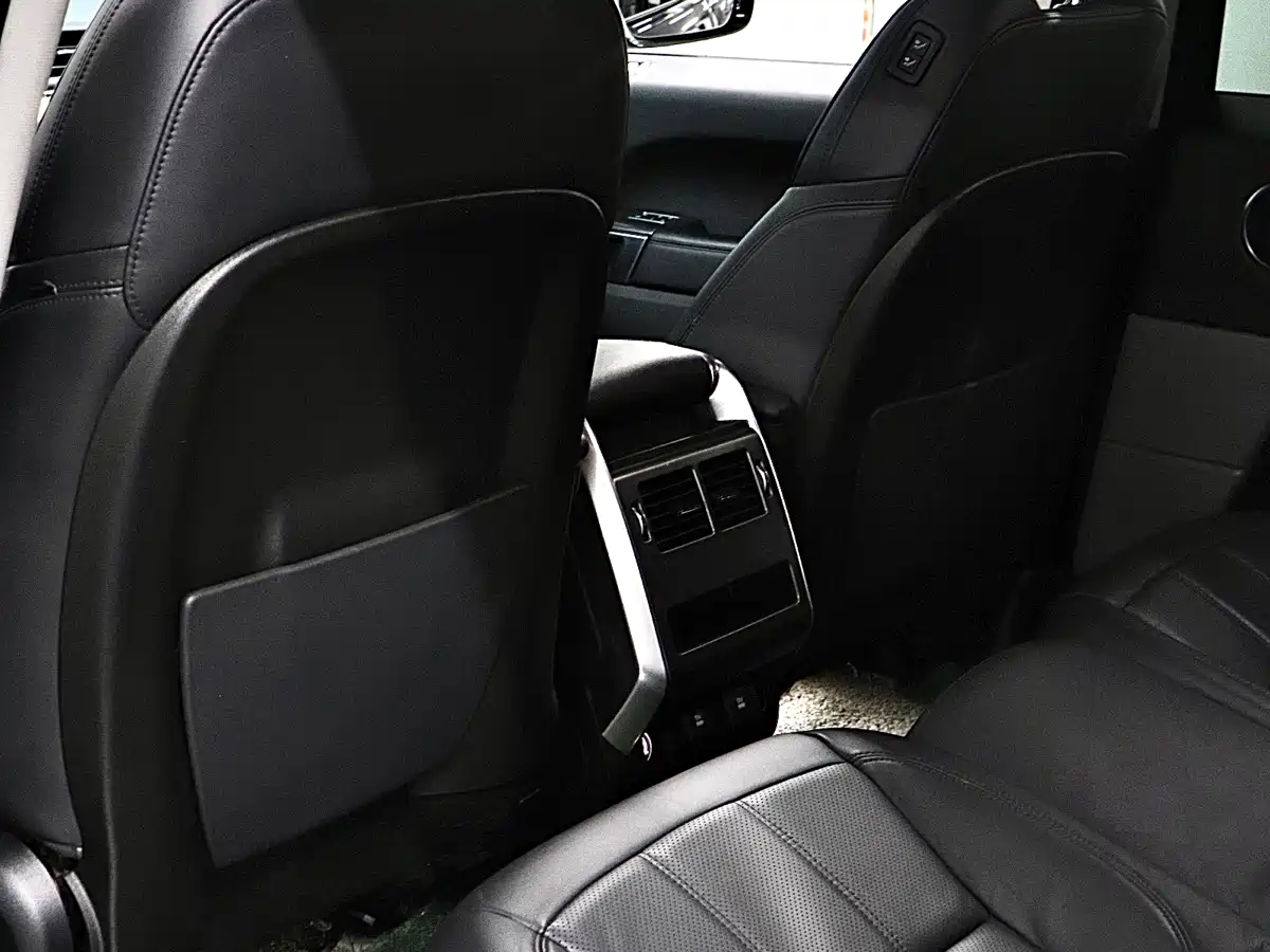 Land Rover Range Rover Sport 2019 3.0 SC V6 Special Edition фото 13