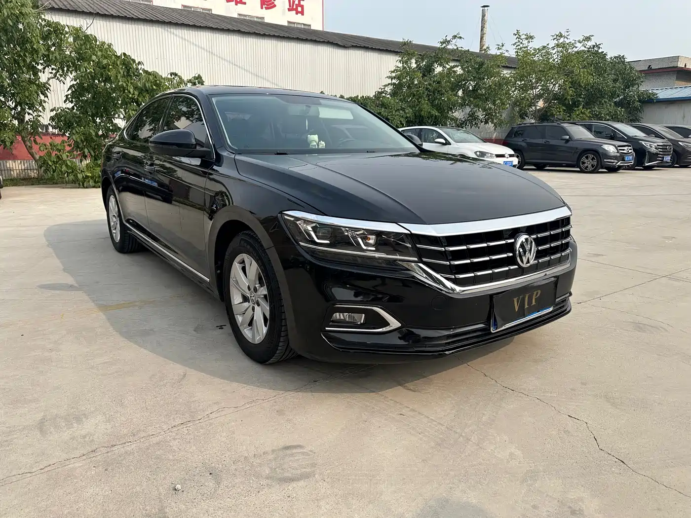 Photo 2 - Volkswagen Passat