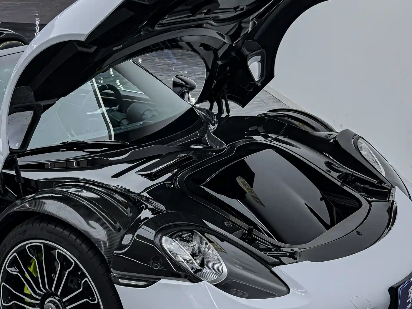 Porsche 918 Spyder 2015 2014 4.6L