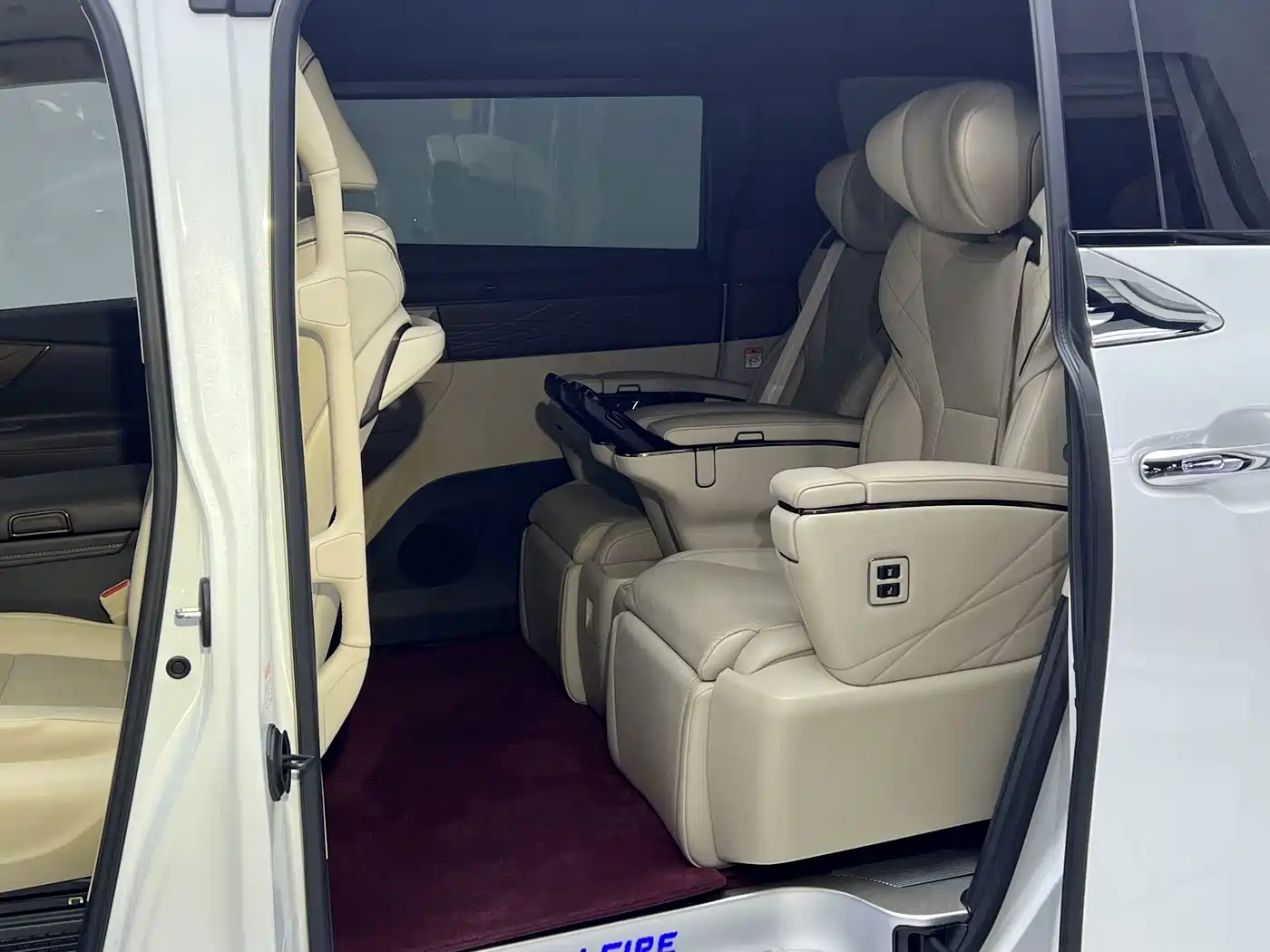 Toyota Vellfire 2025 2024 Crown Hybrid 2.5L Executive Premium Edition
