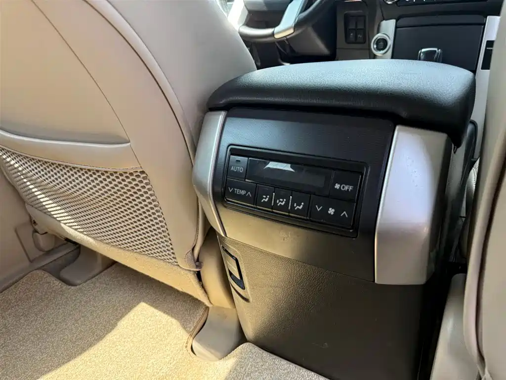 Toyota Prado 2010 4.0L Automatic TX-L фото 24