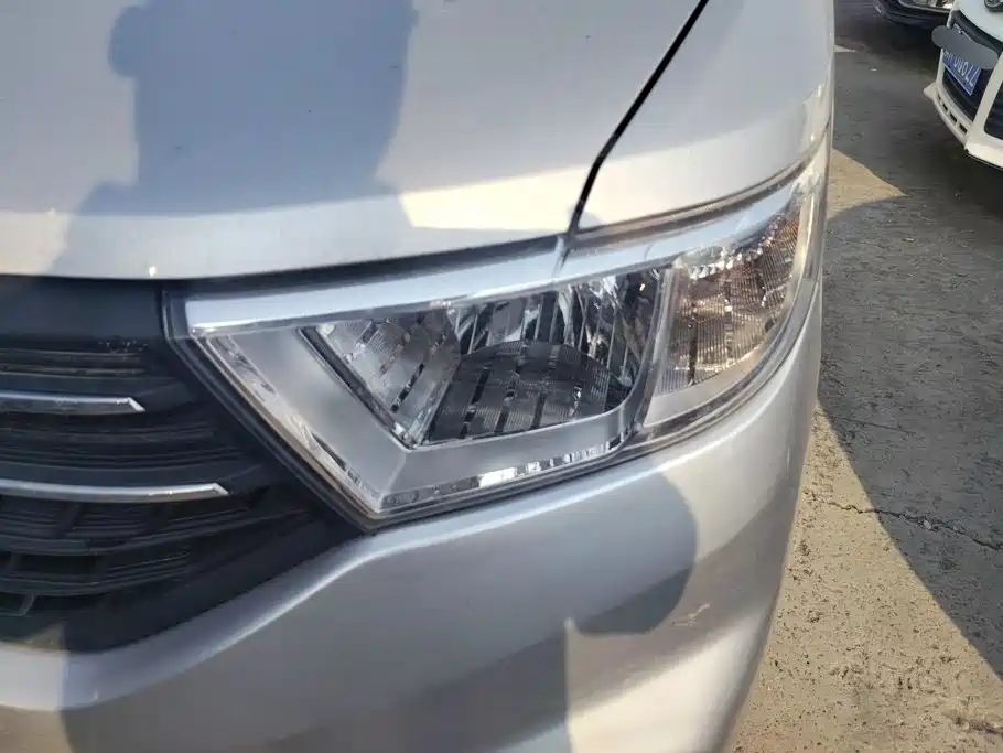 Wuling Motors Wuling Hongguang V 2022 2022 1.5L Dynamic Luxury Edition Hydraulic Power Steering LAR