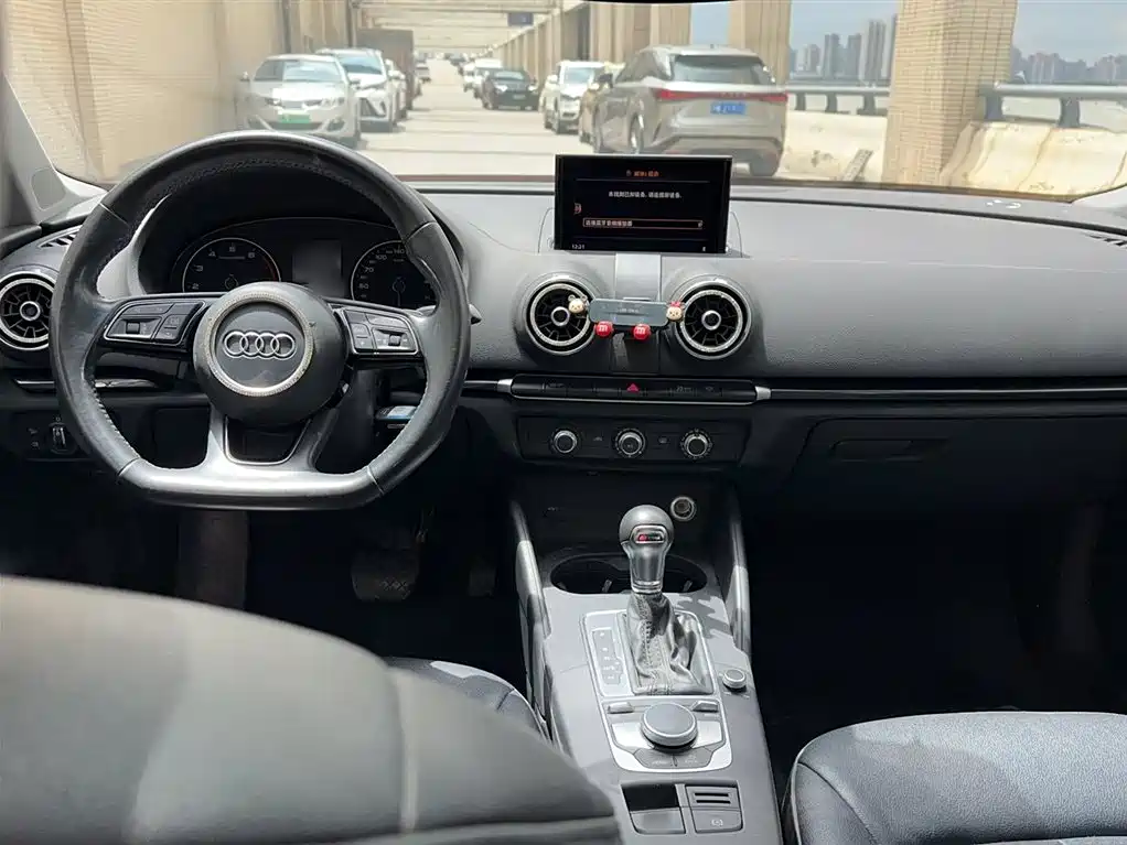 Audi A3 2018 30th Anniversary Limousine 35 TFSI Progressive фото 6