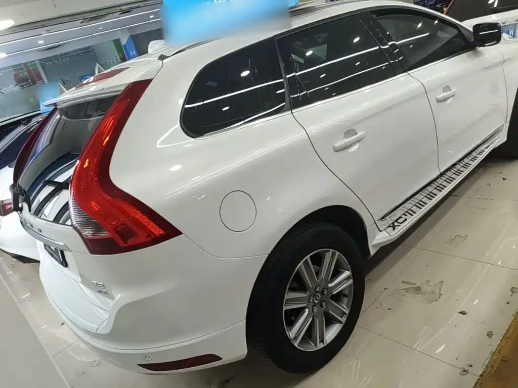 Фото 7 - Volvo XC60