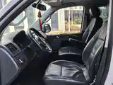 Photo 9 - Volkswagen Multivan