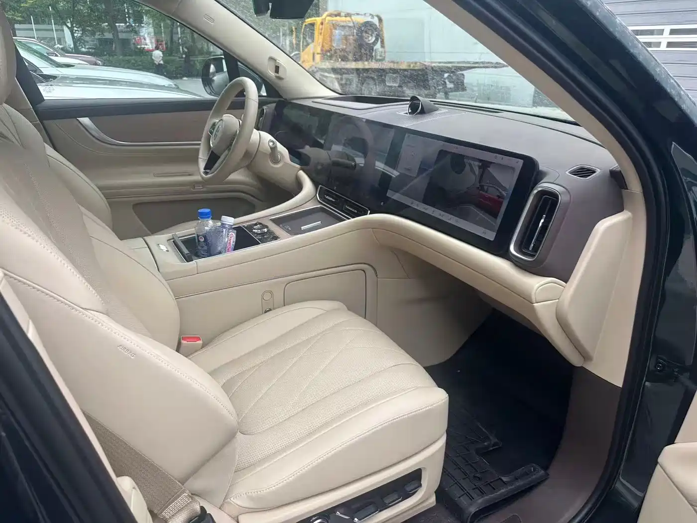 AITO Wenjie AITO M9 2024 Model Extended Range Ultra Edition 52kWh 5-Seater фото 7