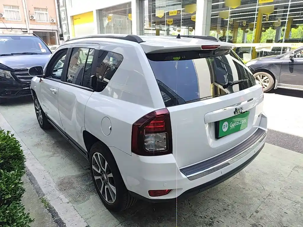 Jeep Compass (Import) 2016 2014 Facelift 2.0L 2WD Elite Edition