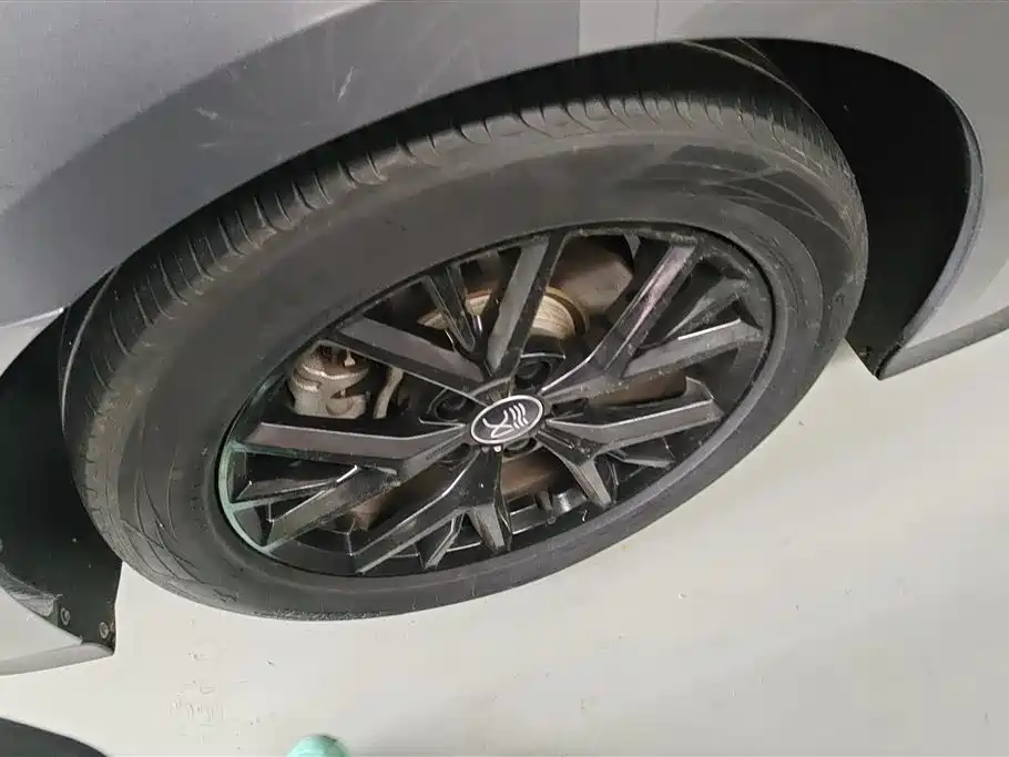 BYD Han 2024 DM-i Glory Edition 121KM Premium фото 6