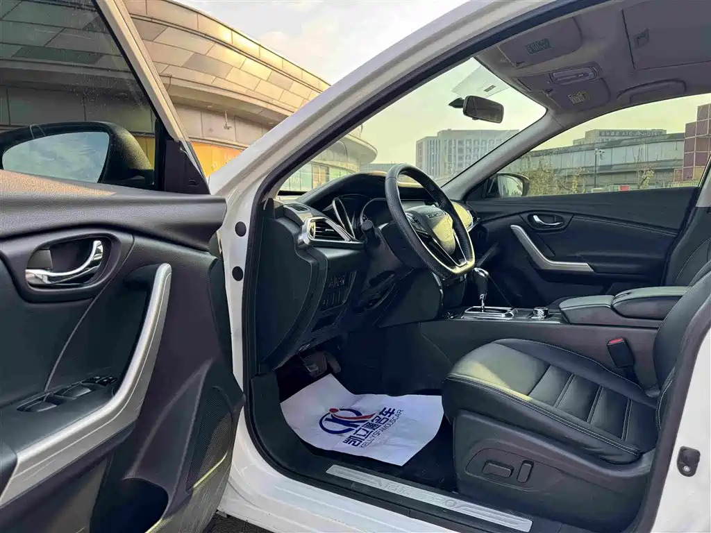 Venucia T90 2017 2017 2.0L CVT Leading Edition