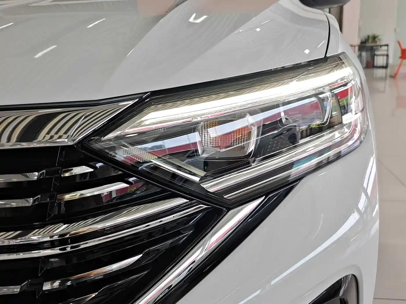 Volkswagen Sagitar 2023 Model Year 280TSI DSG Surpass Edition фото 12