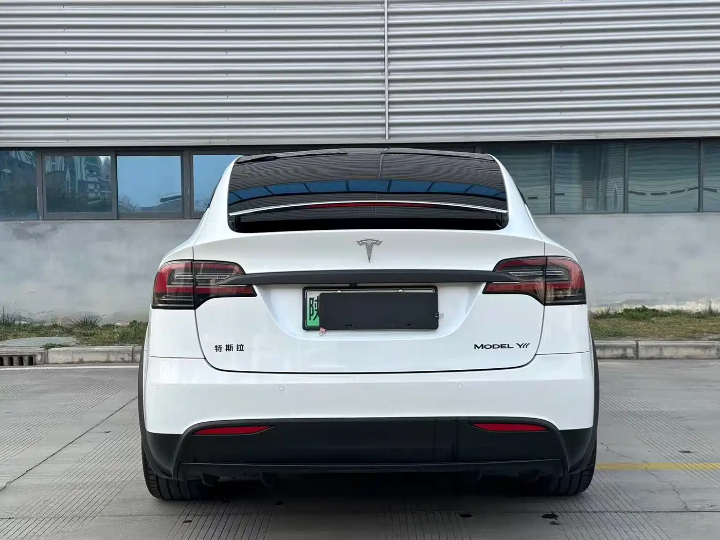 TESLA MODEL X