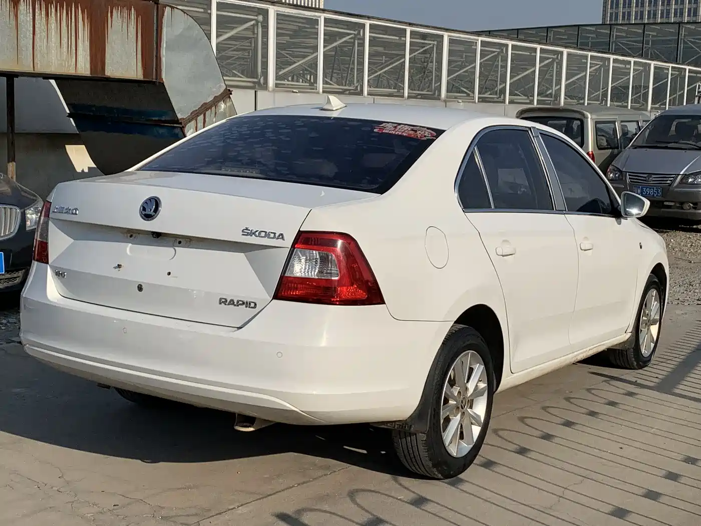 Škoda Rapid 2016 1.6L Automatic Pioneer Edition фото 14