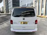 Photo 6 - Volkswagen Multivan