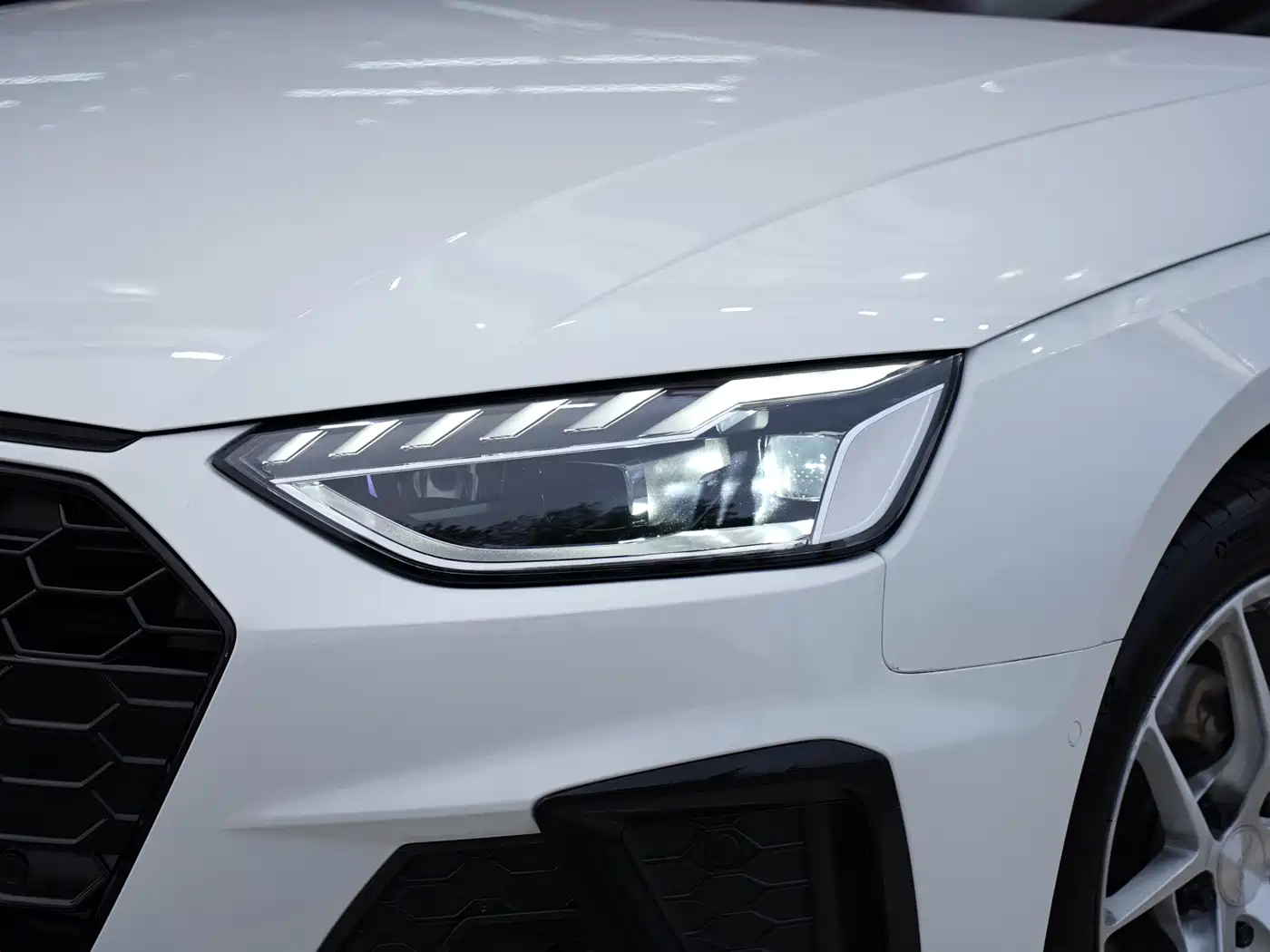 Audi A4L 2022 40 TFSI Luxury Dynamic фото 3