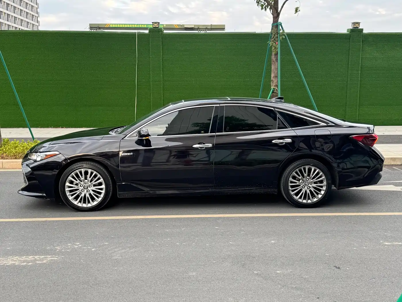 Toyota Avalon 2019 Hybrid 2.5L Limited Flagship Version China V фото 4