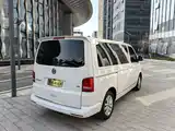 Photo 5 - Volkswagen Multivan