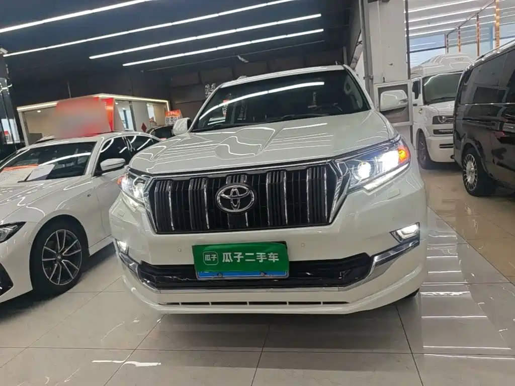Фото 3 - Toyota Prado