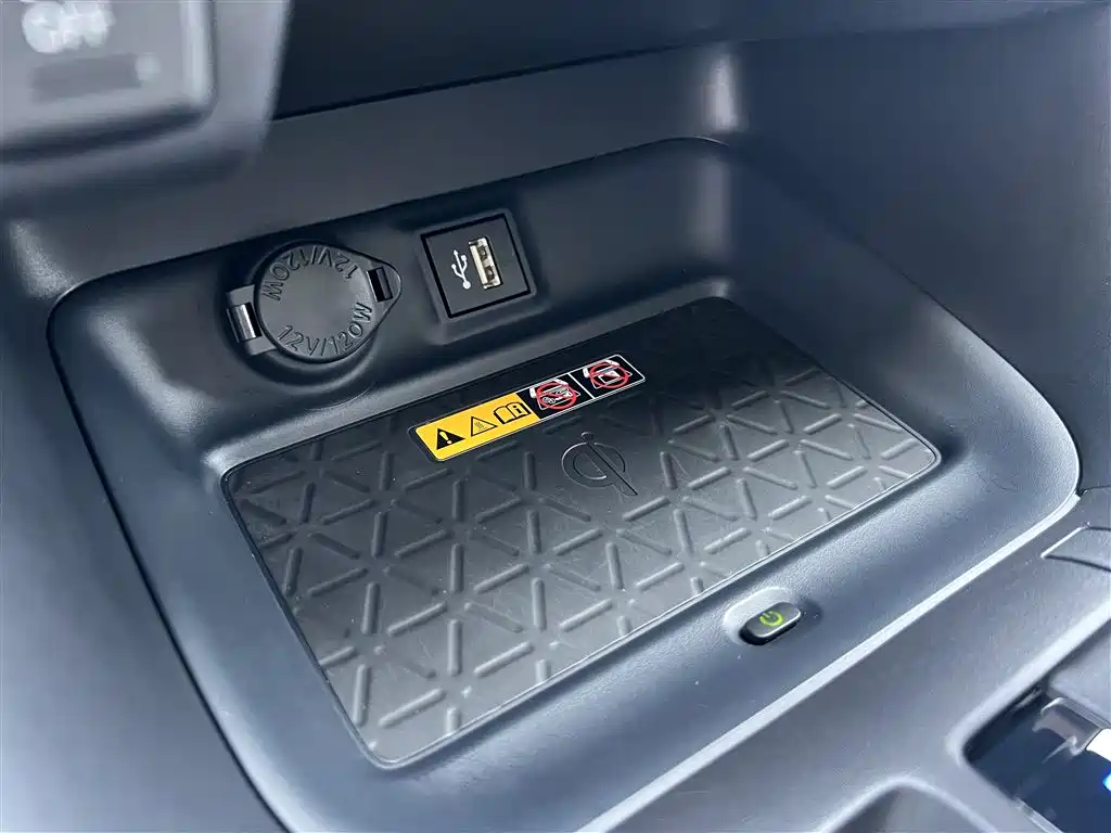 Toyota RAV4 Rongfang 2023 2.0L CVT 2WD Fashion Edition фото 19