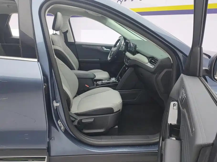 Ford Escape 2023 2020 EcoBoost 245 2WD Premium Edition