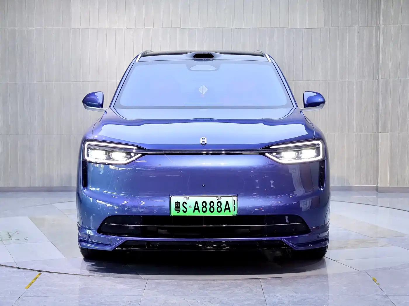 AITO Wenjie AITO M7 2026 Extended Range Ultra AWD 5-Seater фото 2