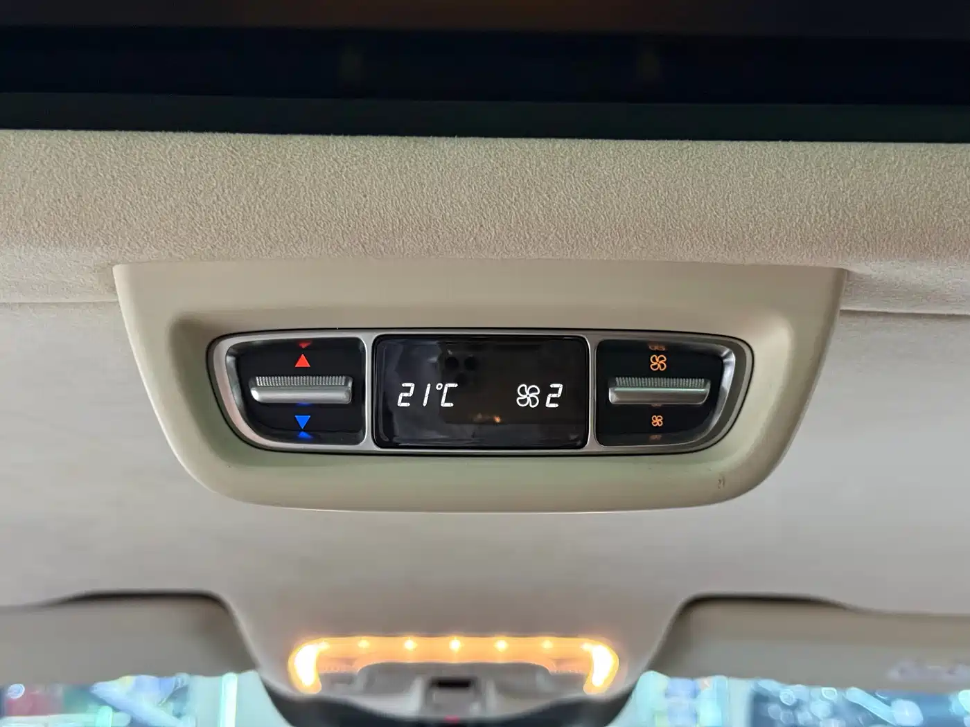 Mercedes-Benz V-Class 2022 V 260 L Long Wheelbase Luxury Edition фото 18