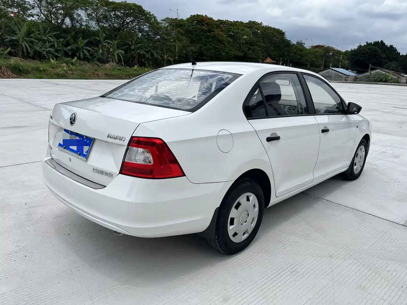Škoda Rapid 2016 1.6L Manual Forward Edition фото 5