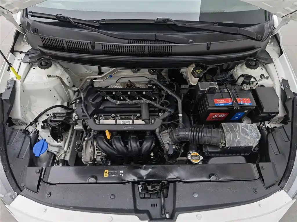Hyundai Verna 2017 1.4L Manual Renewal Edition China VI фото 6