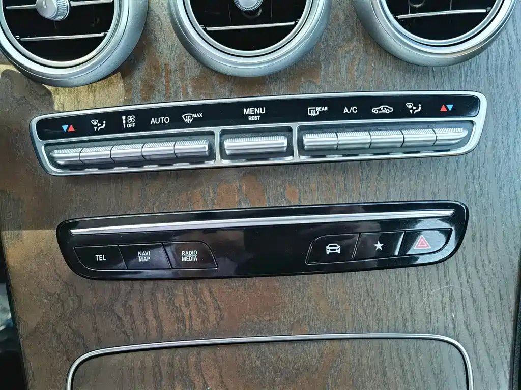 Mercedes-Benz GLC 2021 GLC 260 L 4MATIC Luxury фото 24