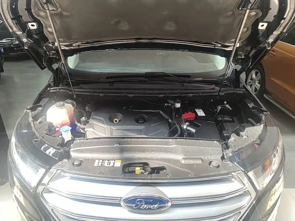 Фото 20 - Ford Edge