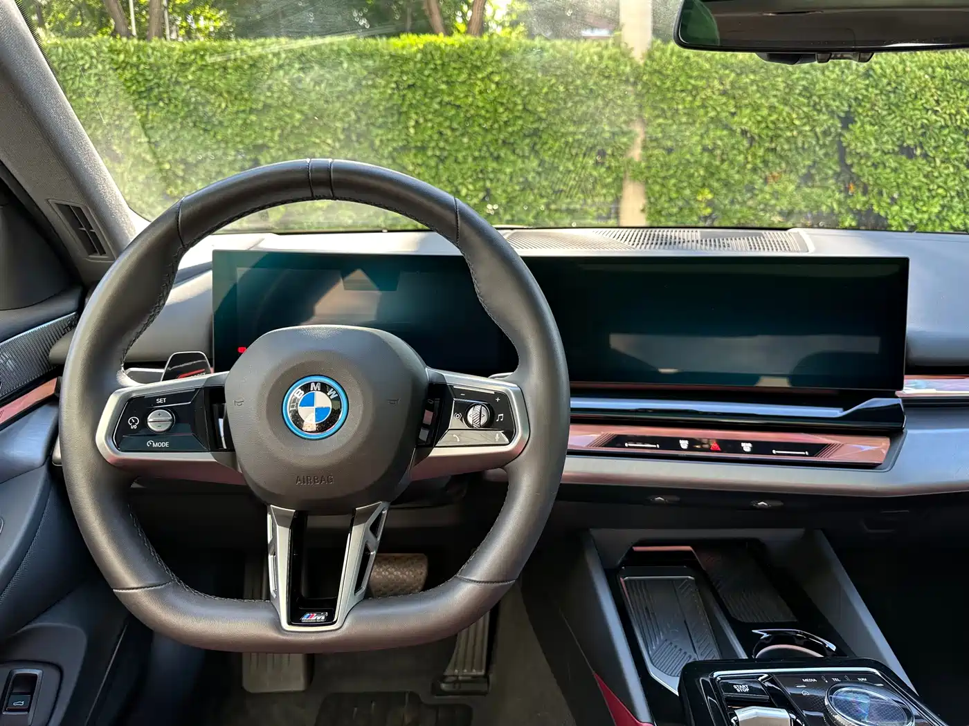 BMW i5 2024 2024 eDrive 35L Premium Model M Sport Package