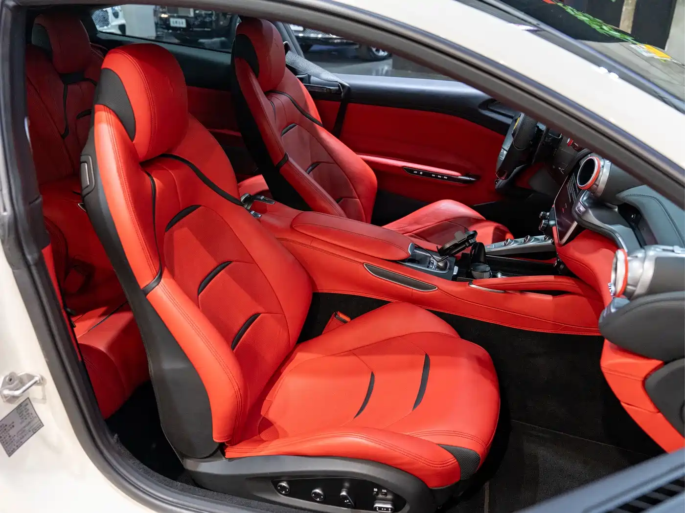 Ferrari GTC4Lusso 2018 2017 3.9T V8