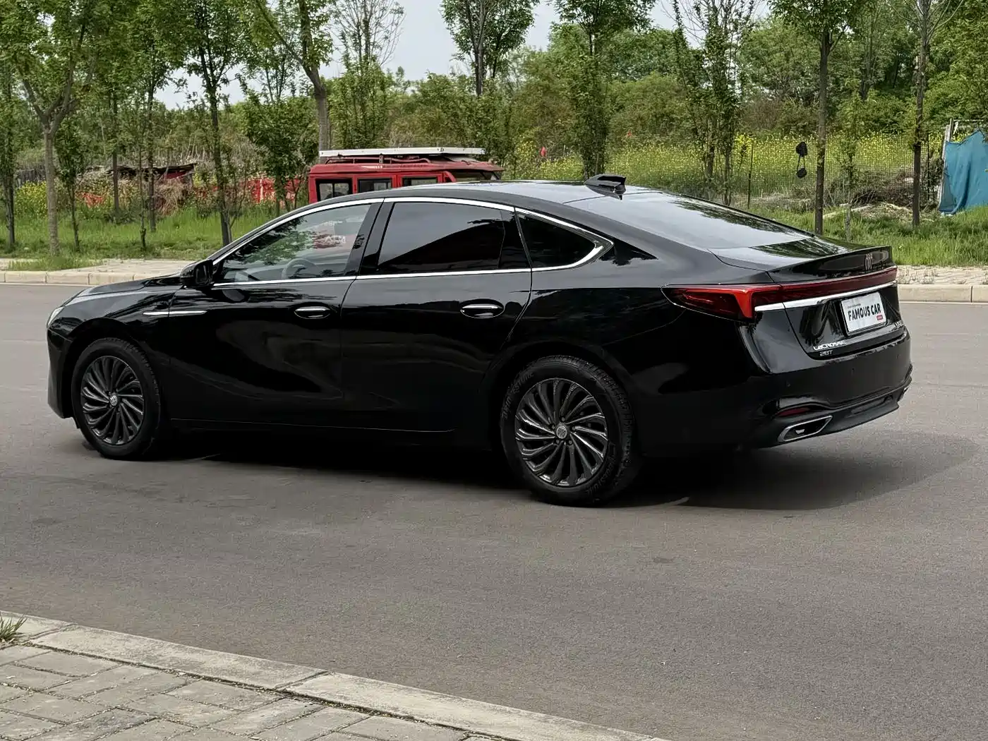 Buick LaCrosse 2025 Model 28T Platinum Edition фото 6