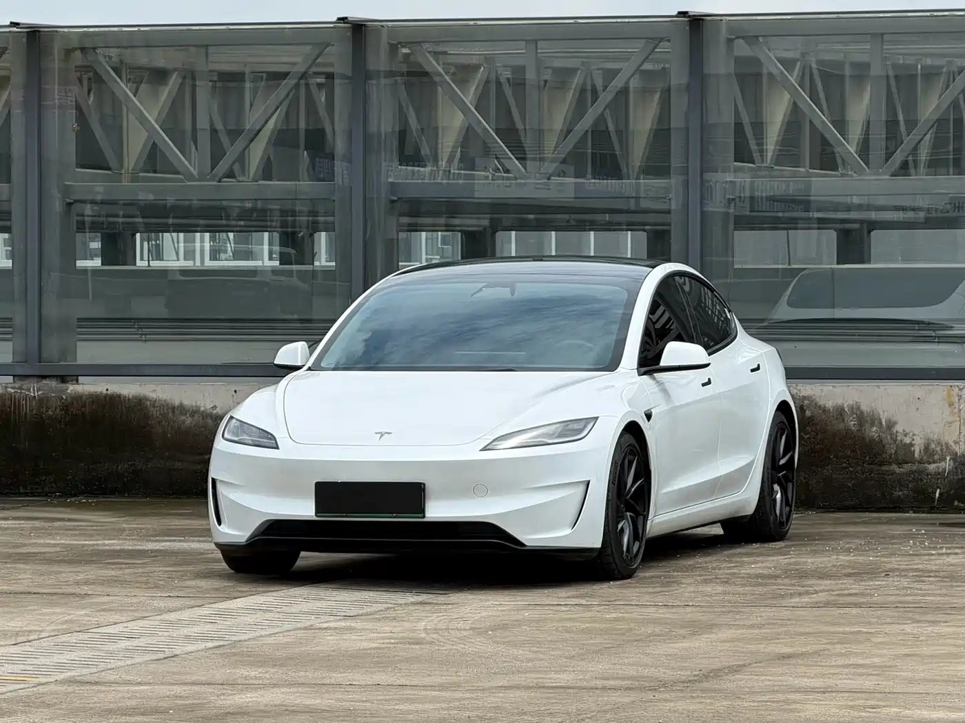 Tesla Model 3 2024 High-Performance All-Wheel Drive Edition